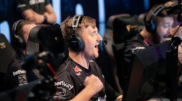 Anyone's Legend vs TES首发公布：Ale碰撞369，Shanks交手Creme，Hope直面JKL